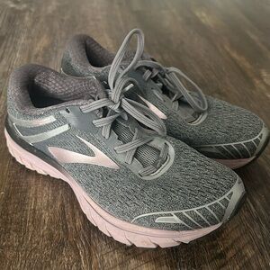 BROOKS Adrenaline GTS 18 - EUC!!!